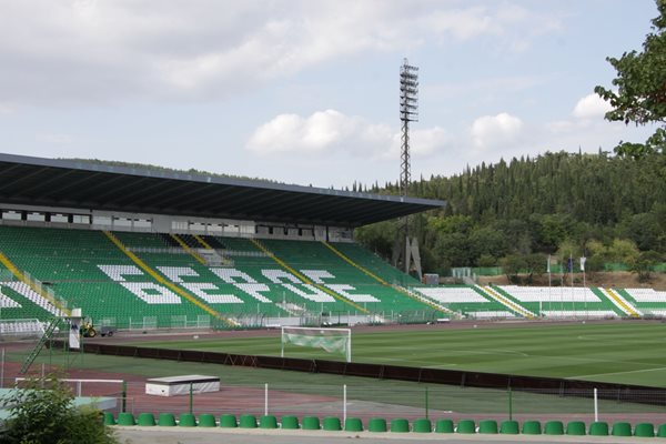 Турнирът по лека атлетика "Самарско знаме" започва тази вечер в 20 часа на градския стадион в Стара Загора.