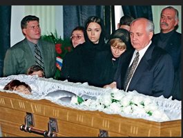 "168 часа": Горбачов не могъл да си прости, че не спасил  любимата си