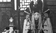 Тъжната съдба на последната кралица на Монголия