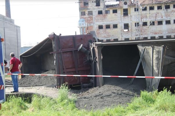 Материалните щети от инцидента на гара Нова Загора са големи, но няма пострадали хора