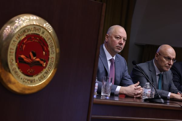 Росен Желязков и Димитър Радев СНИМКА: Пресцентър на Народното събрание