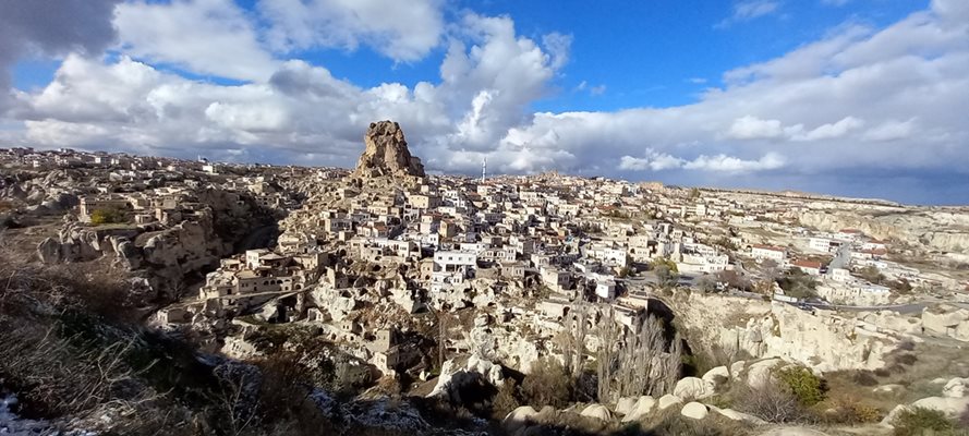 Скалният град Ортахисар в Кападокия