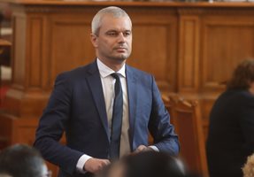 Скандал между ГЕРБ и "Възраждане" заради изказване на Костадин Костадинов