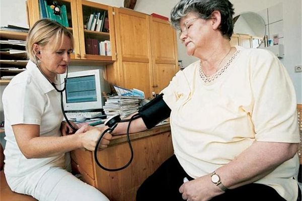 Високото кръвно трябва да се контролира, защото е риск за
инфаркти и инсулти.

