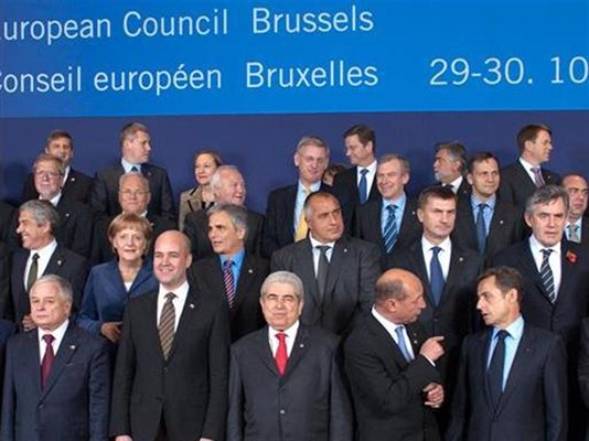 Премиерът Борисов позира за обща снимка от срещата на върха в Брюксел.