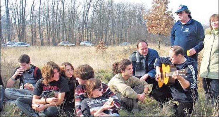 Михаил Миков на излет с младежи от Видин