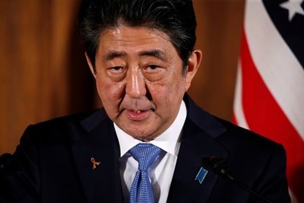 Премиерът на Япония Шиндзо Абе  СНИМКА: Ройтерс