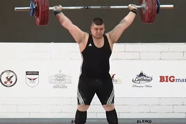Ангел Георгиев на световното първенство по вдигане на тежести за кадети в албанския град Дуръс СНИМКА: Български олимпийски комитет