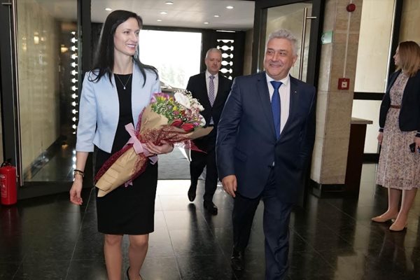 Министърът на външните работи Стефан Димитров в служебното правителство пое поста от Мария Габриел
Снимка: Пресцентър на министерството