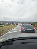 Километрично задръстване се изви по магистрала "Тракия" след празниците (Снимки)