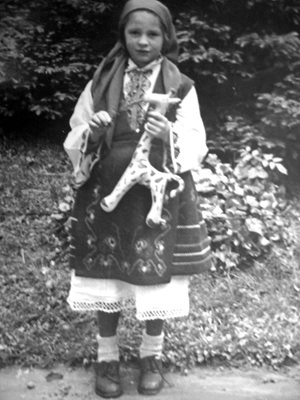 Мария-Роза на почивка във Велинград през 1951 година.
