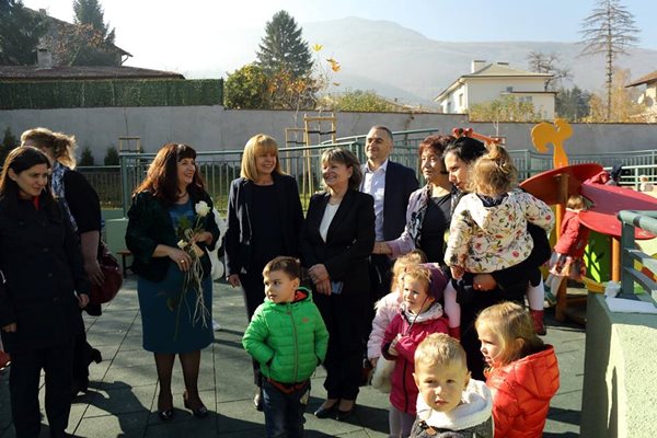 Столичният кмет Йорданка Фандъкова посети новия филиал на детска градина в "Драгалевци"