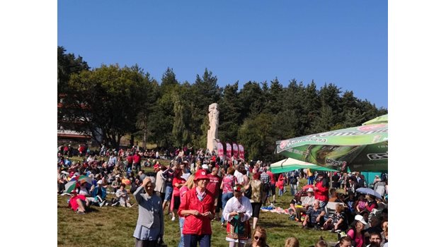 Близо 5000 се събраха в местността "Копривките" край Пловдив