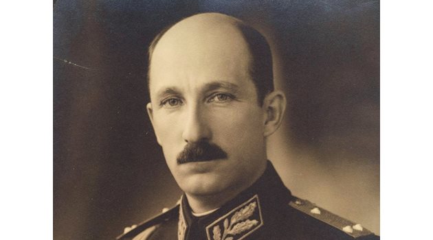 Цар Борис III е спасен от бащата на Вапцаров на фронта по време на Междусъюзническата война. Йонко Вапцаров го изнесъл на гръб, когато до тях избухнала бомба.