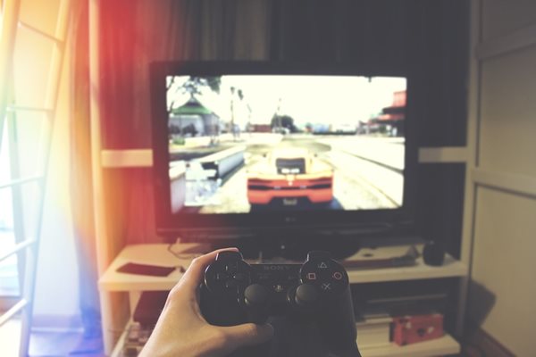 Учени: Видеоигрите водят до когнитивни предимства при децата геймъри
