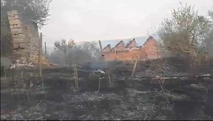 A fire in Kyustendilsko burned houses