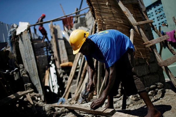 Разрушенията, причинени от урагана в Хаити Снимки: Ройтерс