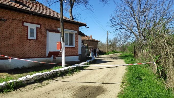 Близките на разкъсаната от кучета санитарка съдят болницата  в Горна Оряховица за 500 хил. лв. (Обзор)