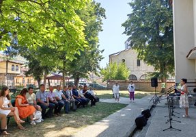 С много гости дадоха старт на Детската лятна академия в Елена

Снимка: Община Елена