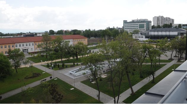 ДКК купи право на строеж на терен в “София Тех парк”, но до изграждането на правителствен комплекс не се стигна.