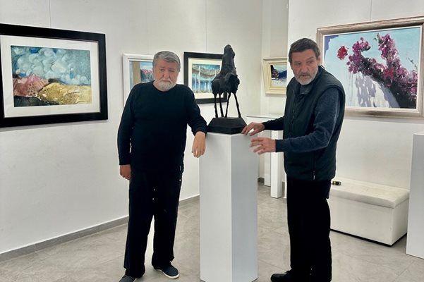 Вежди Рашидов и Захари Каменов показват 12 скулптури и 12 платна в центъра на Барселона