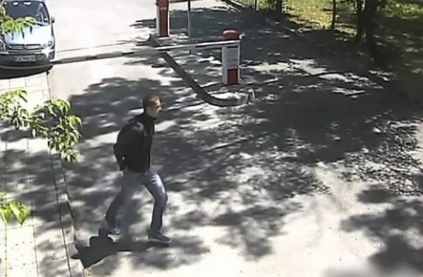 Камерите заснемат момче да бяга от Борисовата градина секунди след убийството
