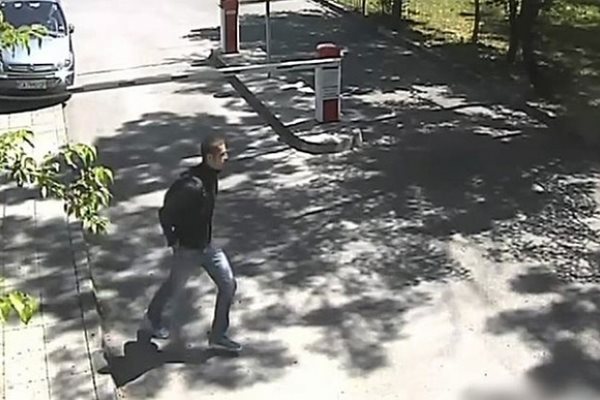 Камерите заснемат момче да бяга от Борисовата градина секунди след убийството