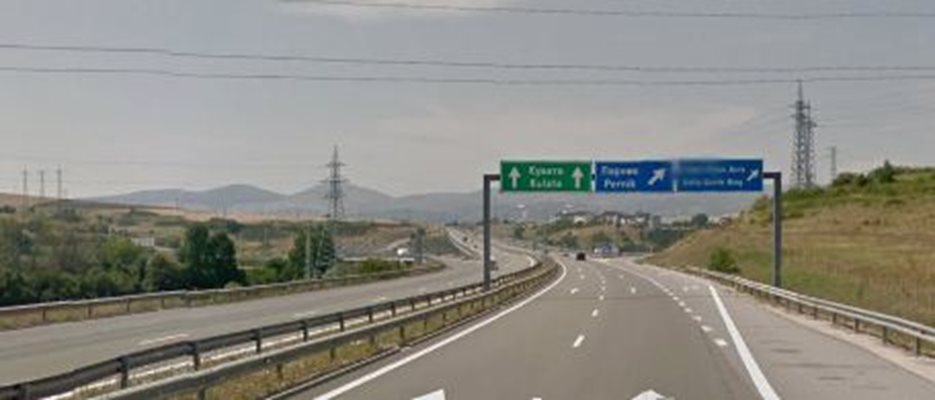Инцидентът е станал около 13.30 часа на главен път Е-79 в района на с. Драгичево в посока София Снимка: Google street view