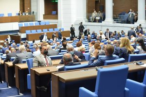 Парламентът прие промени в Закон за гражданското въздухоплаване