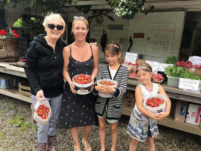 С децата за ягоди