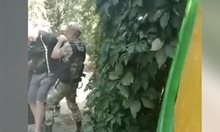 Баща отиде да вземе детето си от детска градина, руснаци обаче го пратили на фронта (Видео)