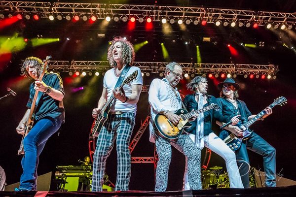 На 8 май от 20 часа, легендарната рок-група Foreigner ще изнесе концерт в русенската зала „Булстрад Арена“. СНИМКА:Facebook