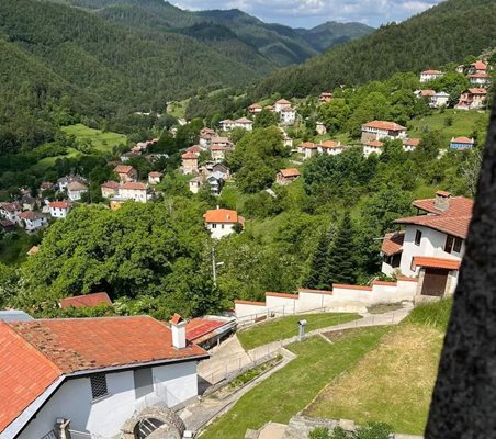 Село Петково е на 30 км източно от Смолян. Снимка: Ангел Николов