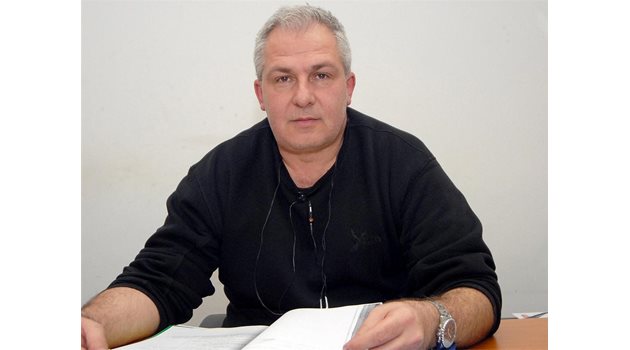 ПРОТИВОРЕЧИЕ: По Юрий Ленев нямаше и драскотина по време на разпитите в къщата в Копривщица, категоричен е Ботьо Ботев.
