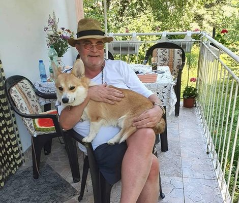 Адвокат Стефан Левашки с любимото си куче Ринго.