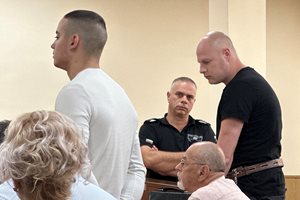 Пропадна очната ставка на Борислав и Рангел, близнакът пак отказа да говори пред съда