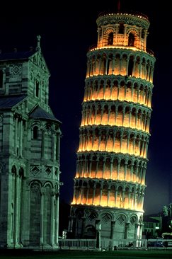 Кулата в Пиза е проектирана през XII в.