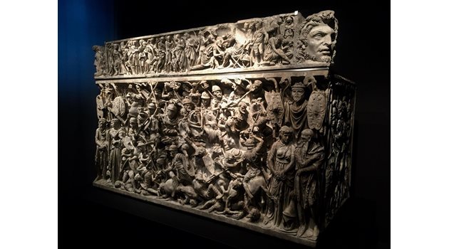 Римляните обичали да изобразяват сцени от битки върху саркофазите.