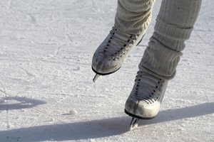 Ледени пързалки ще веселят децата в Панагюрище и Ракитово