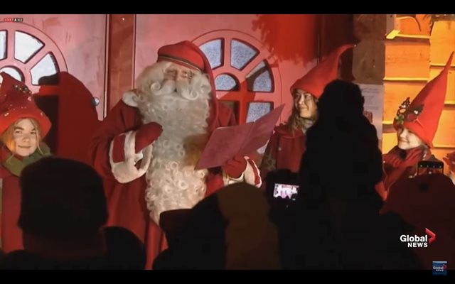 Дядо Коледа преди потеглянето си Кадър: YouTube/Global News