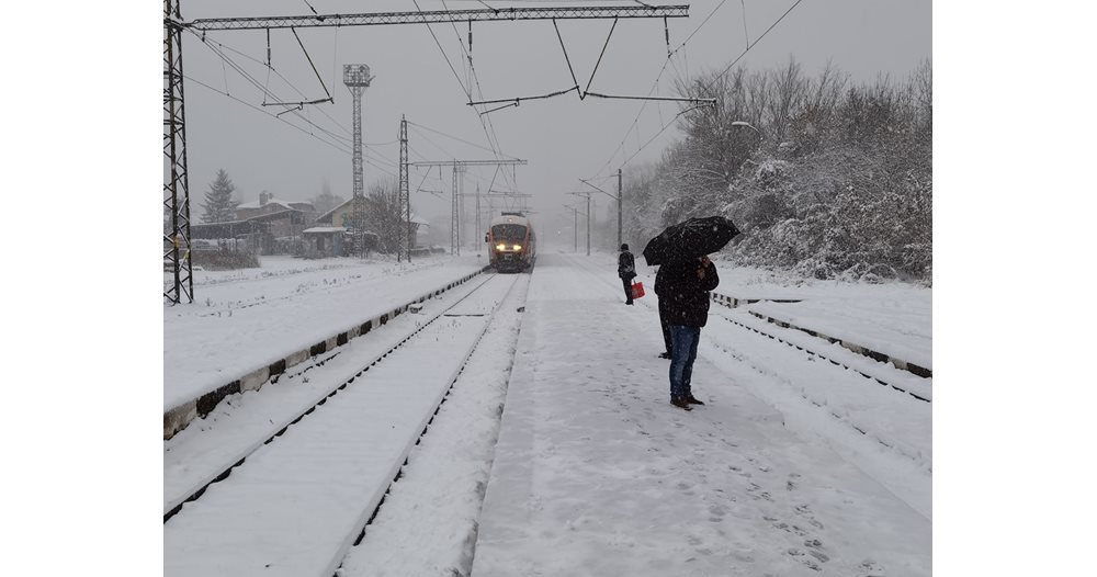 Photo of Les responsables des glaciers conduisent le train et exploitent l’électricité de l’État