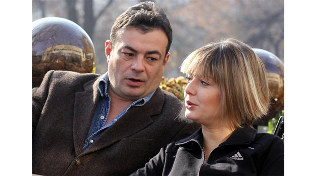 Три актриси заменят Алекс Сърчаджиева във Военния театър