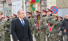 Докторът на рейнджърите става посланик в Пакистан, Радев с човек и в Берн