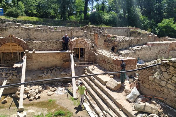 Разкопките на римските терми в Хисаря се извършват от години.