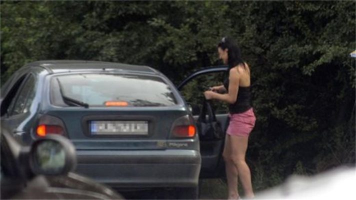 Спипаха четири проститутки от Ботевград