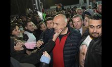 Петков vs Борисов: Кой спечели от среднощния арест