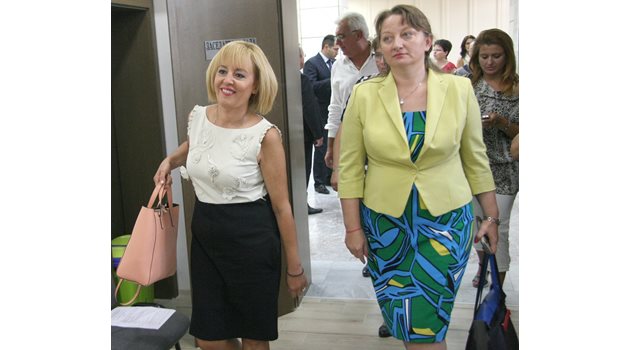 Омбудсманът Мая Манолова и зам.-министърът на образованието Деница Сачева участваха на националната кръгла маса в Асеновград за проблемите на етническата интеграция.