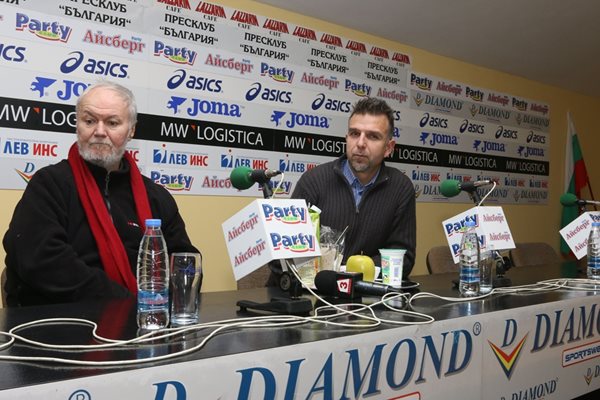 Петър Атанасов (вдясно) бе близък с Боян Петров