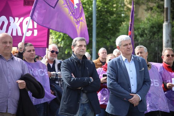 Димитър Манолов и Пламен Димитров също са на протестния митинг на БНР.