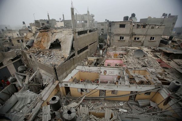 Една от разрушените палестински джамии в Газа. Снимка: Ройтерс